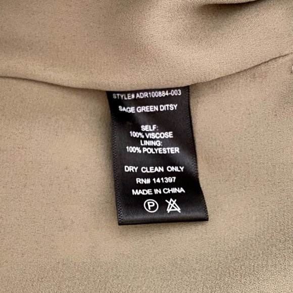 NWOT ASTR the Label Sweetheart Dress in Sage Green Ditsy fits like M - Picture 8 of 9